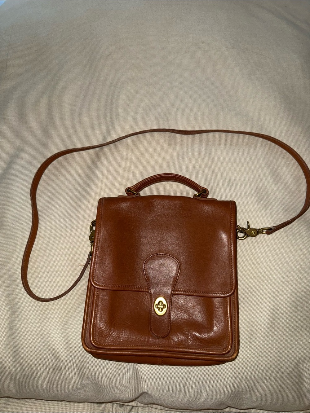 Coach Brown Leather Messenger Crossbody with Gold Hardware Vintage 90s 5130